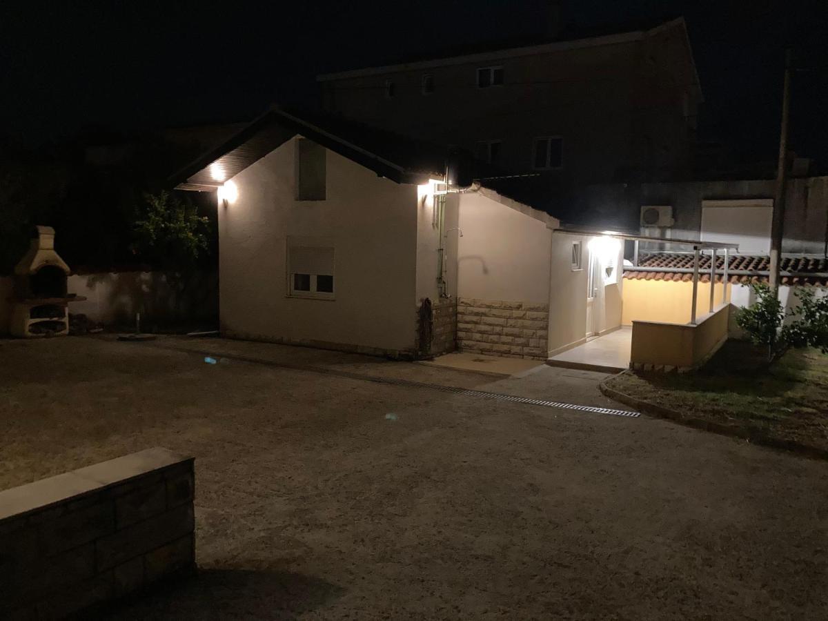 Apartman Turanj Eksteriør bilde